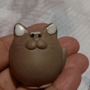 Brown Cat 🐞Figurine